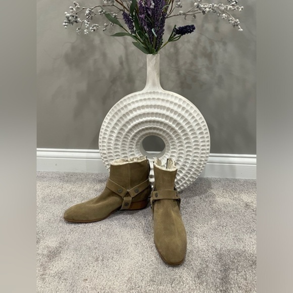 Zadig & Voltaire
Sonlux Suede Ankle Boots - Picture 1 of 5